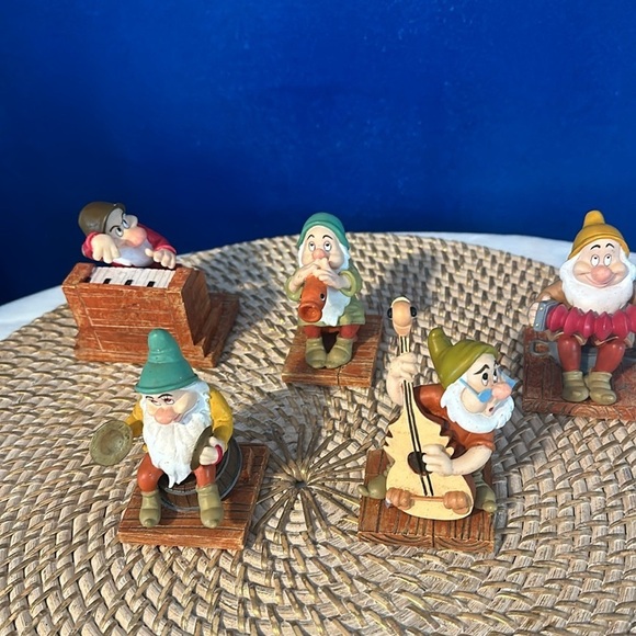 Set of 5 Walt Disney Snow White Dwarf’s 65th Anniversary Collection - Picture 2 of 8